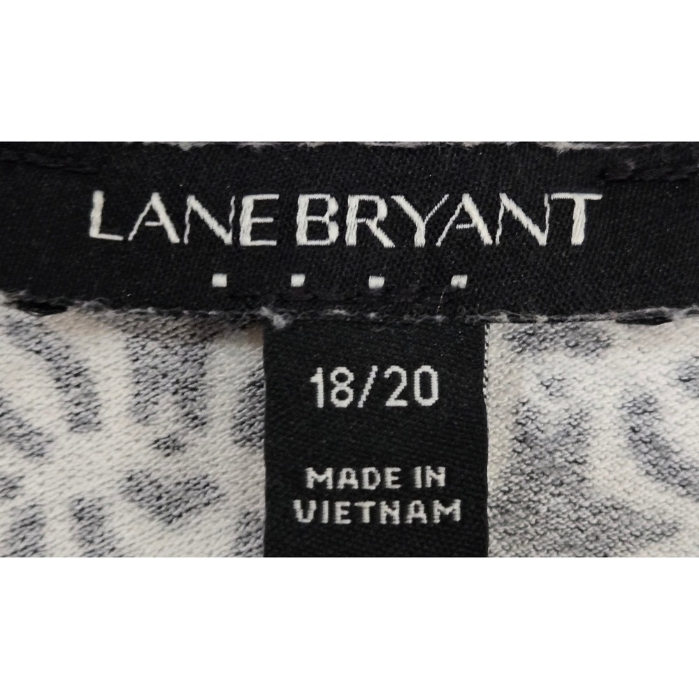 Lane Bryant Chic Black White Geometric Faux Wrap Top Surplice Short Sleeve 18/20 - Picture 6 of 9